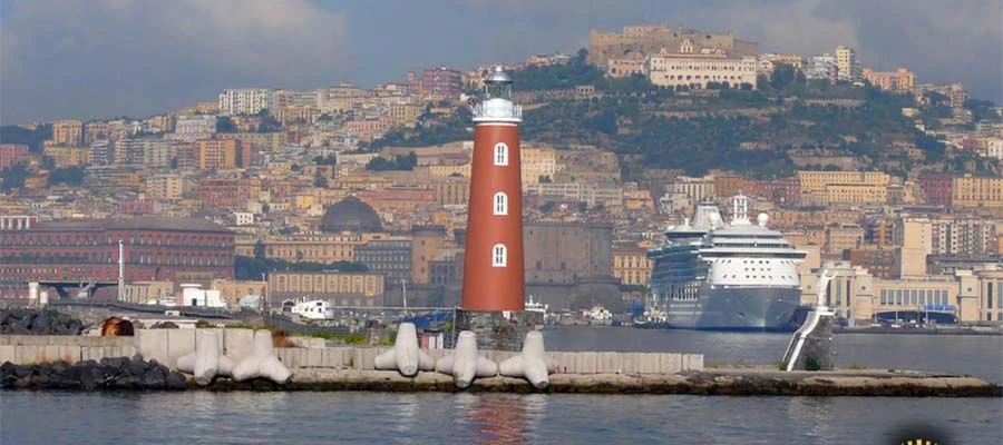 Napoli- il primo faro a Led italiano